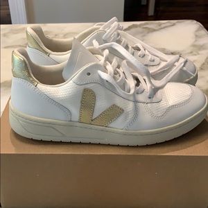 Veja V-10 Sneakers